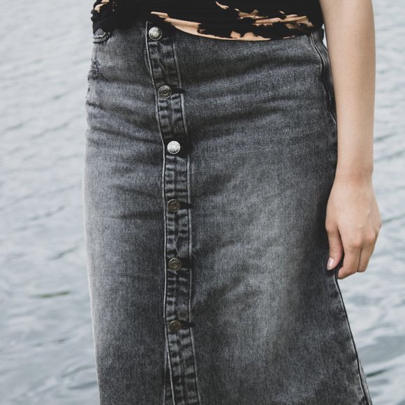 Gray Button Down Denim Skirt - Picture 4 of 4